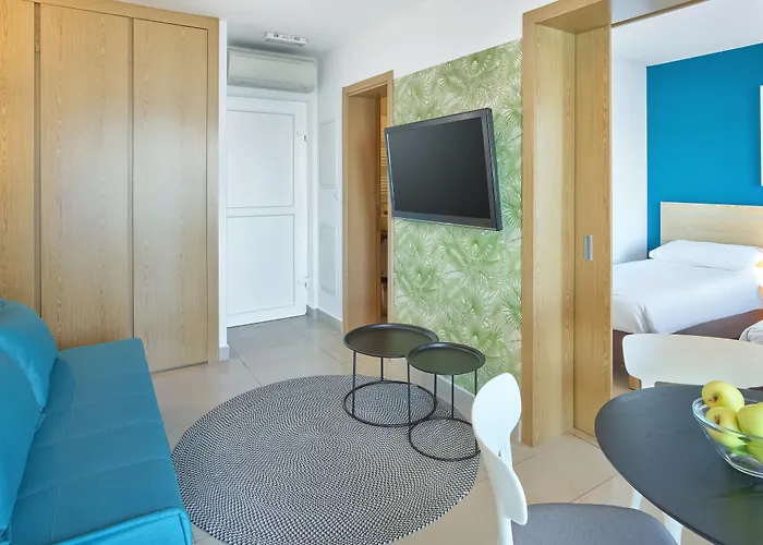 Maistra Select And 4*